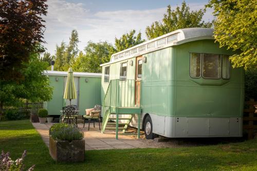 Gunnerton House | The Showman's Waggon