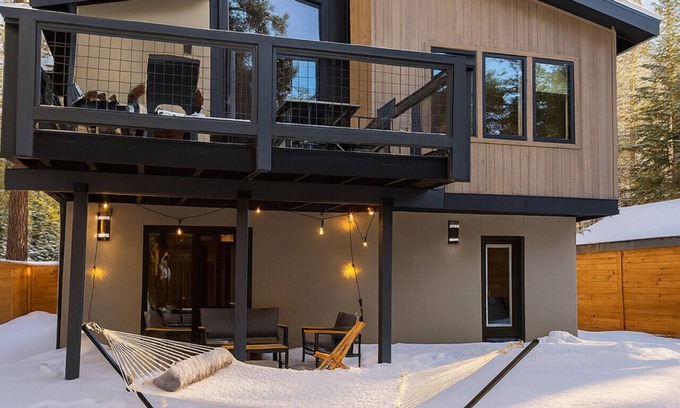 Tahoe Island House | The Sierra Outpost - Great SLT Location!