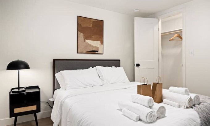 Morton Apartment | The Silo 8 - Modern 2BD in a Quiet Neighborhood