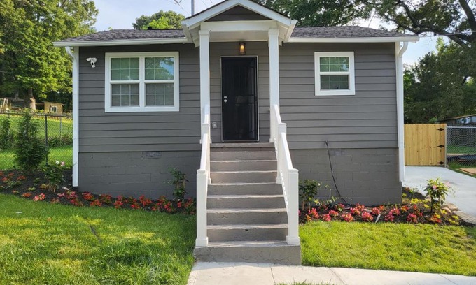 Atlanta House | The Silver Cottage