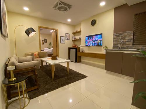 Islamabad Apartment | The Skyluxe Designer Suite with Rooftop Pool