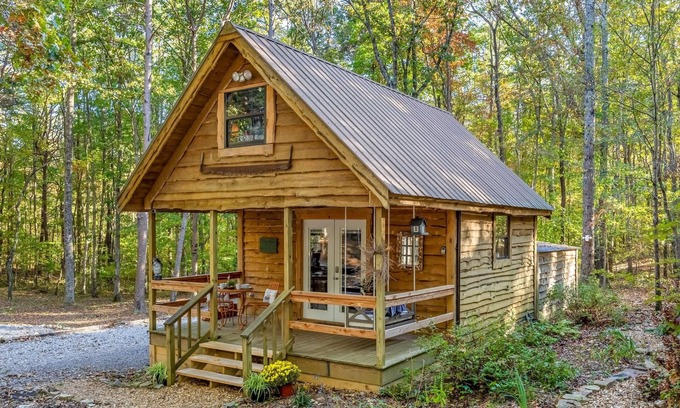 Mentone House | The Snug Nest Nestled in Canopy Woods