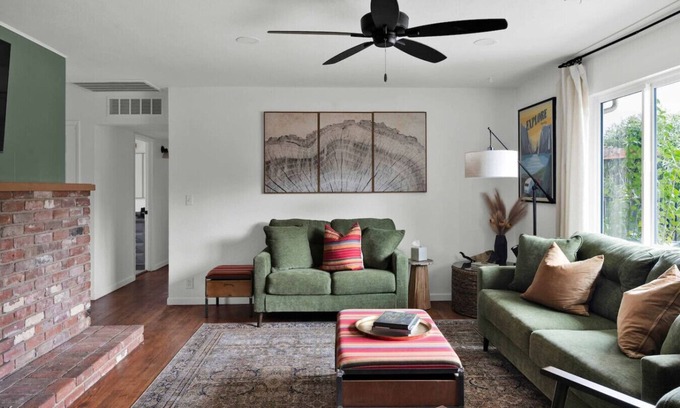 Redding House | The Songbird 99: Pool, Hot Tub, Pet Friendly, EV