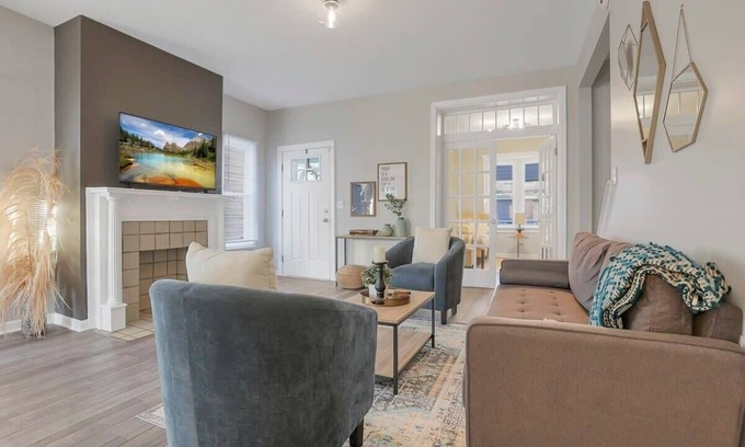 West Columbus House | The Southwestern 4BD/2BA