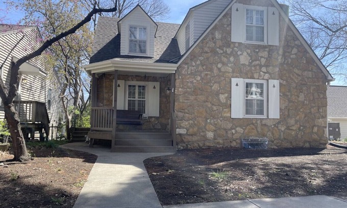 Oread House | The Stadium Home - University of Kansas