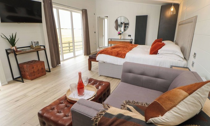 Richmond Cottage | THE STANG HIDEAWAY, pet friendly, with a garden in Eppleby