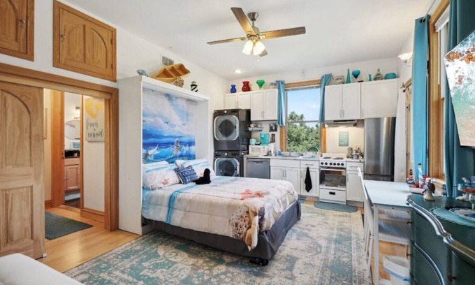 Fort Atkinson Condo | The Starlight Tower Ocean Breeze Suite by RedAwning