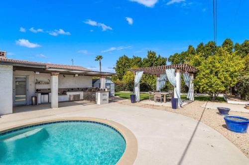 Racquet Club South House | The Sunny Side House