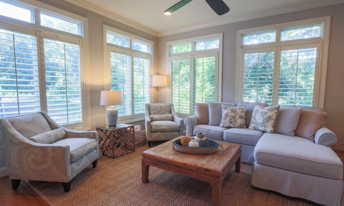 Pelican Bay House | The Sunny Side