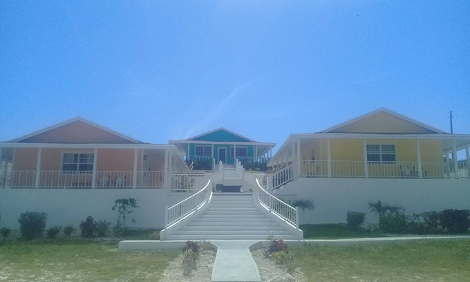 Rolleville Villa | The Swimming Pigs Resort-Peach