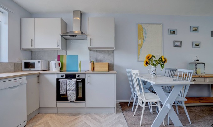 Winterton-on-Sea Ski Chalet | The Tiddler | Winterton Cottages