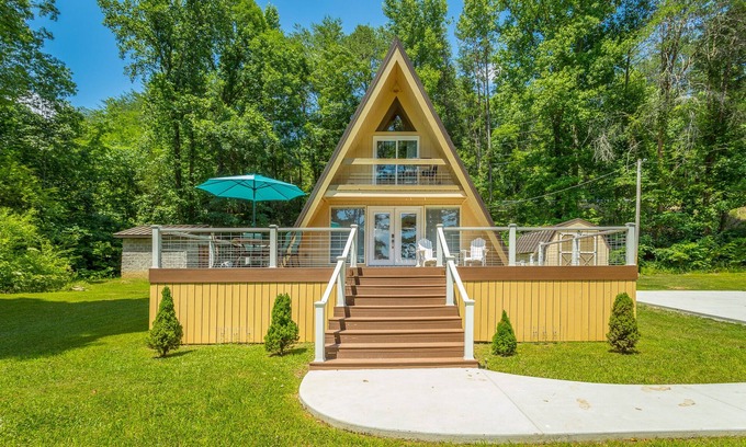 Jasper Cottage | The Tiger Lily - A PMI Scenic City Vacation Rental