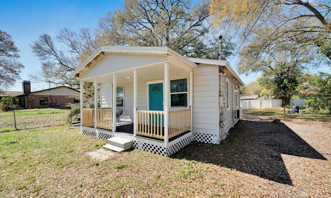 Greater Palm River Point CDC House | The Tiny Cottage Located In Central Tampa