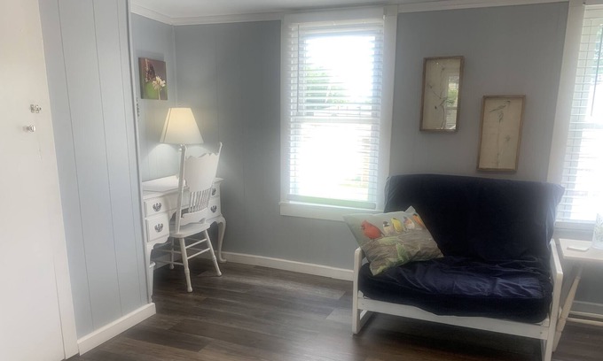 Newburgh Apartment | The Tree House private space 1 bed super cute historic area !