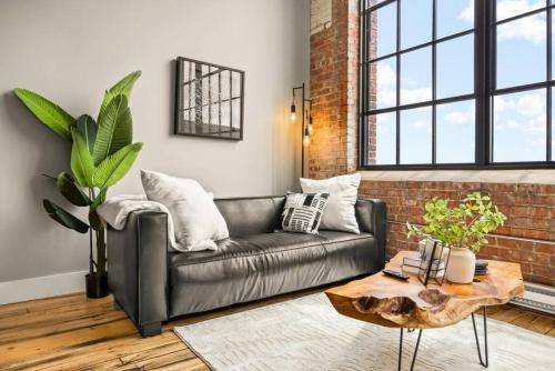 Peoria Apartment | The Urban Loft - Stylish Industrial Living