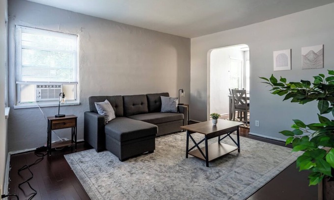 Moraine Apartment | The Urban Nest – 2BR Apt w/Work Desk & Laundry