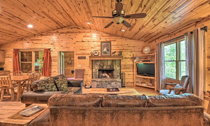 Helen Cabin | ‘The Valley View’ at Sautee Mountain Retreat!