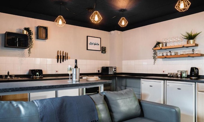 Honley Hotel | The Venue Serviced Apartments