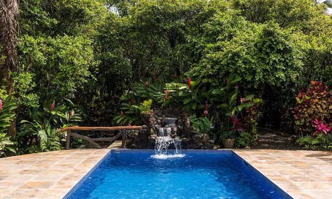 La Fortuna Villa | The Villa Hermosa 1+ Acres: Swimming Pool/Game Room/Tropical Gardens