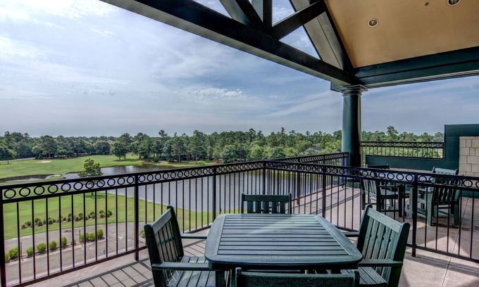 Wallace Apartment | The Village at RiverLanding