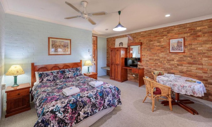 Cowra Hotel | The Vineyard Motel