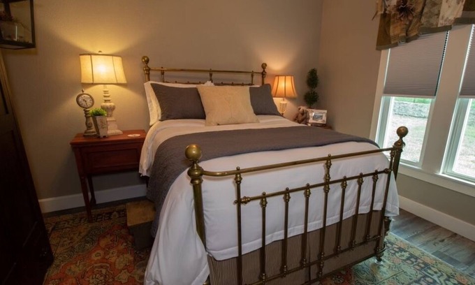 Cotter Cottage | ❤️"The Vintage Cottage" Quaint comfort with Charm!❤️