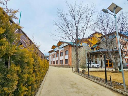 Pahalgam Hotel | The Walnut Creek Pahalgam