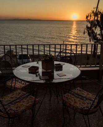 Patras Apartment | The Waves