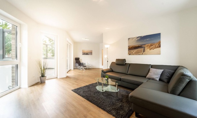 Bad Zwischenahn Apartment | The "Weißer Weg" vacation apartment offers 81 square meters of modern comfort for up to four people.