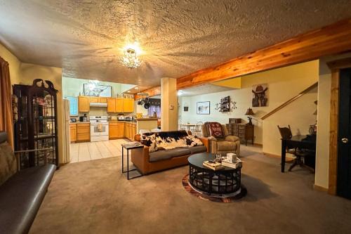 Bozeman House | The Western Nest