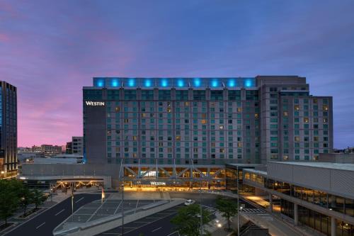 Seaport District Hotel | The Westin Boston Seaport District