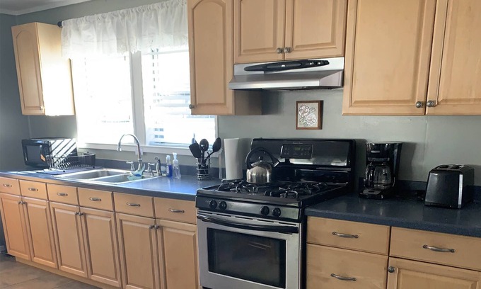 Dauphin Island Cottage | The Whale House - Elegant Charm in Dauphin Island Village