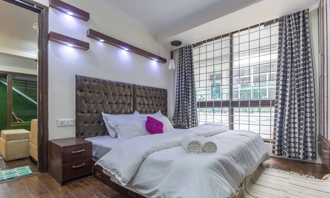 The Mall Road Apartment | The Whispering Pines