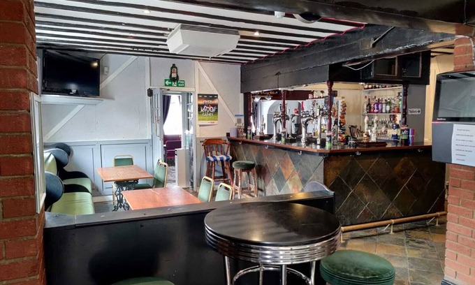 Grantham House | The White Lion