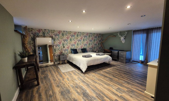 Dunston House | The Wilderness Retreat Dunston