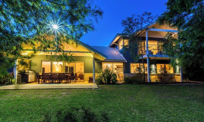 Quindalup House | The Willows A Lush Beachside Retreat for Families