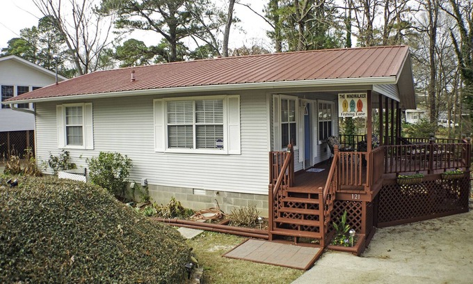 Rockwell Cottage | The WindWalker on Lake Hamilton - Kayak and Paddle Board Fun on the Lake!