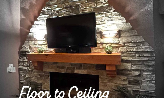 Wisconsin Dells Condo | The Wisco Oasis#1 1st Floor 3 Bedroom Chula Vista- Pet Friendly!