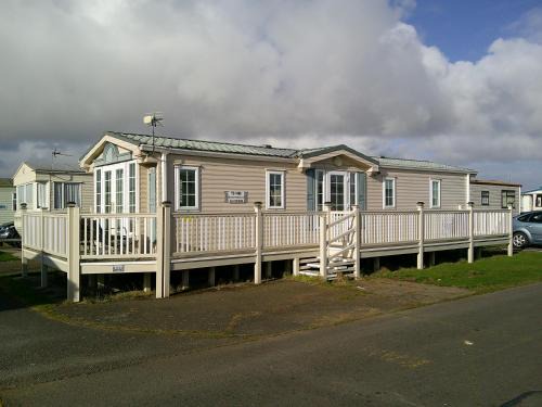 Ingoldmells Resort | The Wolds Vogue II 6 Berth Central Heated