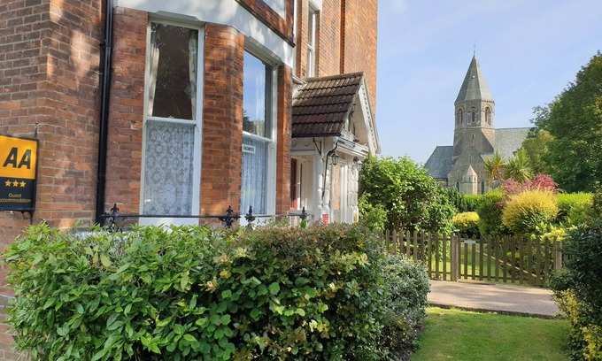 Folkestone Bed & Breakfast | The Wycliffe Guest House