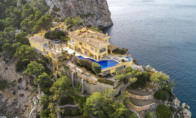 Port d'Andraitx Villa | The Yellow Caslte - Puerto de Andratx