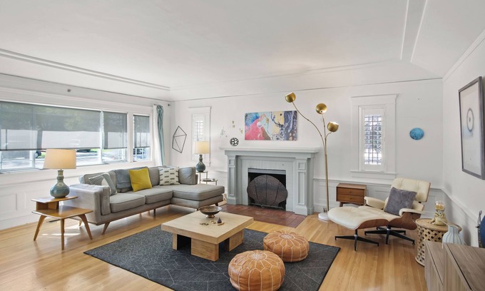 Civic Center House | The Zen Den - Stockton, Ca