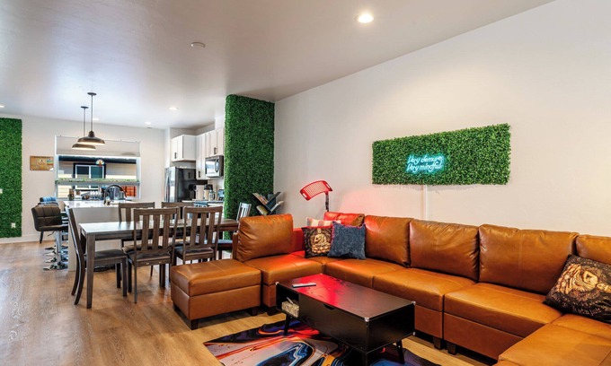 Sheridan House | The Zen Den – Wellness Retreat with Sauna, Red Light Therapy & Biohacking Touche