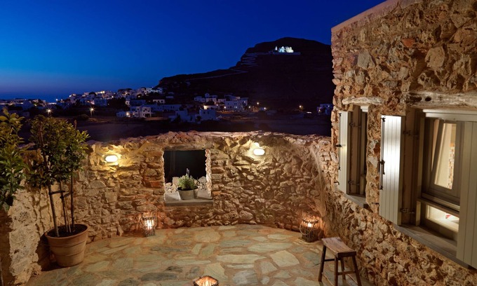 Folegandros Town Apartment | Themonies Luxury Suites