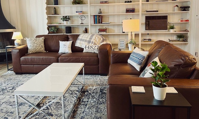 Crestline House | This beautiful, historic home is located right in the heart of Crestline!