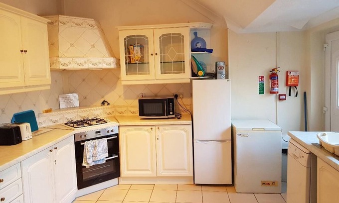 Hebburn House | This is an amazing whole house with 5 bedrooms that sleeps 10.