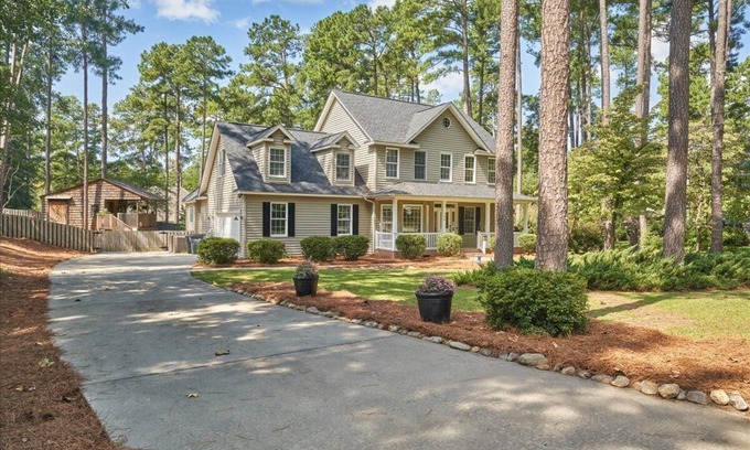 Southern Pines House | This is it! | Pool | Golf | Convenient to Town