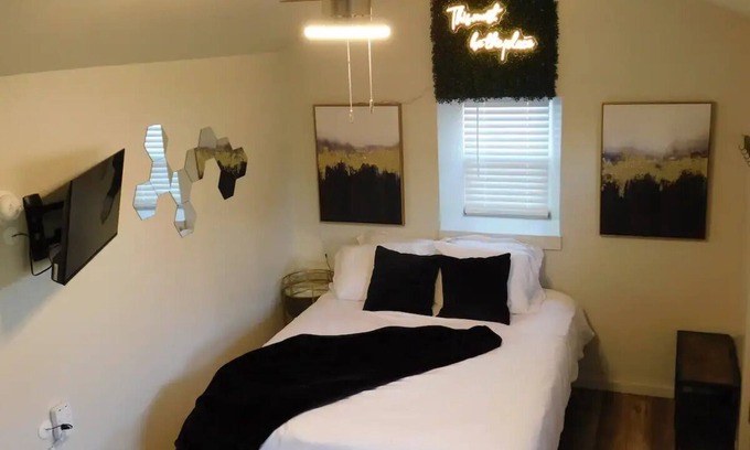 Central Oklahoma City House | This must be the place - OKC- walking distance to western ave.