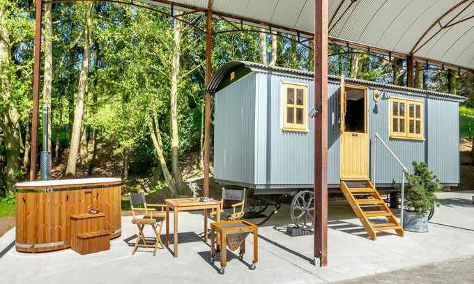 Oldstead Cottage | This shepherd’s hut with wood-fired fresh water hot tub is stunning.