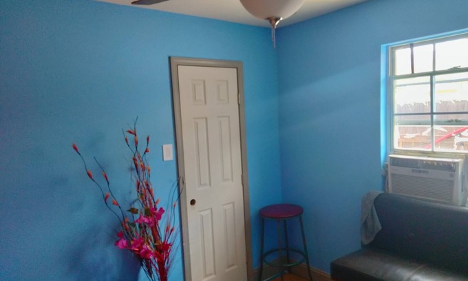 Marrero House | This stylish space has a hometown vibe w/inexpensive transport to downtown NOLA